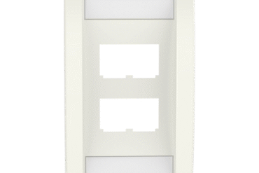 Placa de Pared Vertical Ejecutiva, Salida Para 4 Puertos Mini-Com, Con Espacios Para Etiquetas, Color Blanco Mate