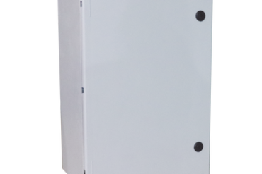 Gabinete de Poliéster IP65 Uso en Intemperie (600 x 800 x 300 mm) con Placa Trasera Interior (Incluye Chapa y Llave).